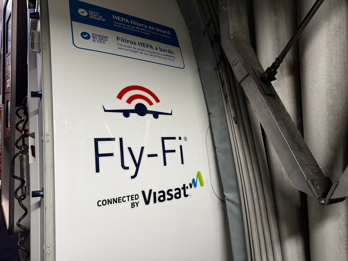 JetBlue A321XLR BOS MAD internet sign on plane