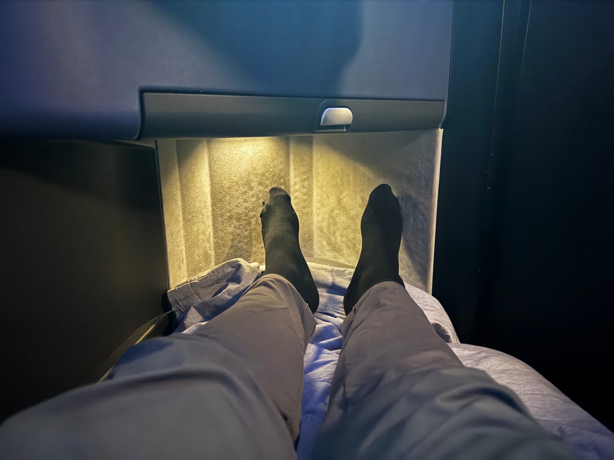 JetBlue Mint A321XLR BOS MAD footwell space