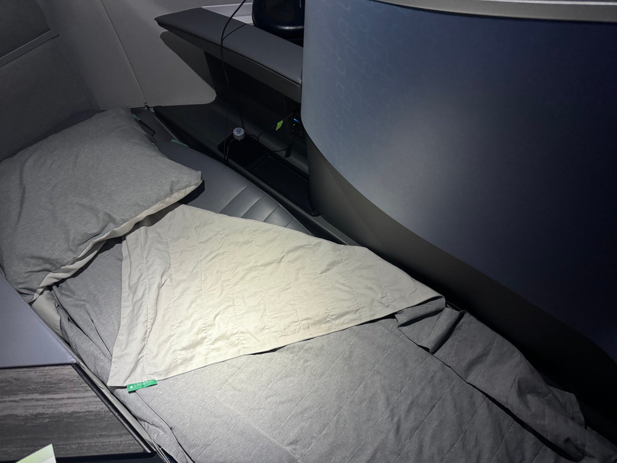 JetBlue Mint A321XLR BOS MAD lie flat seat