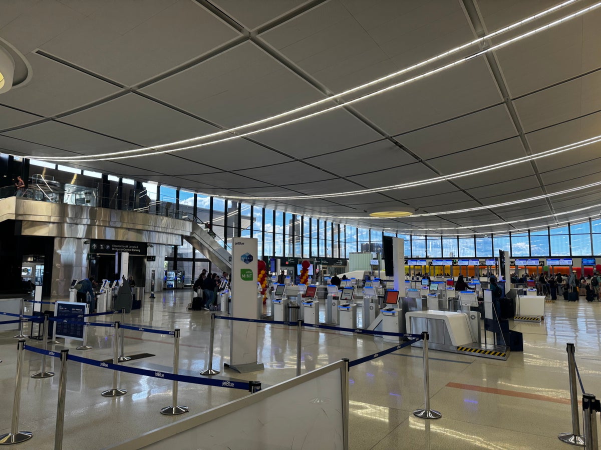 JetBlue check in area BOS terminal C