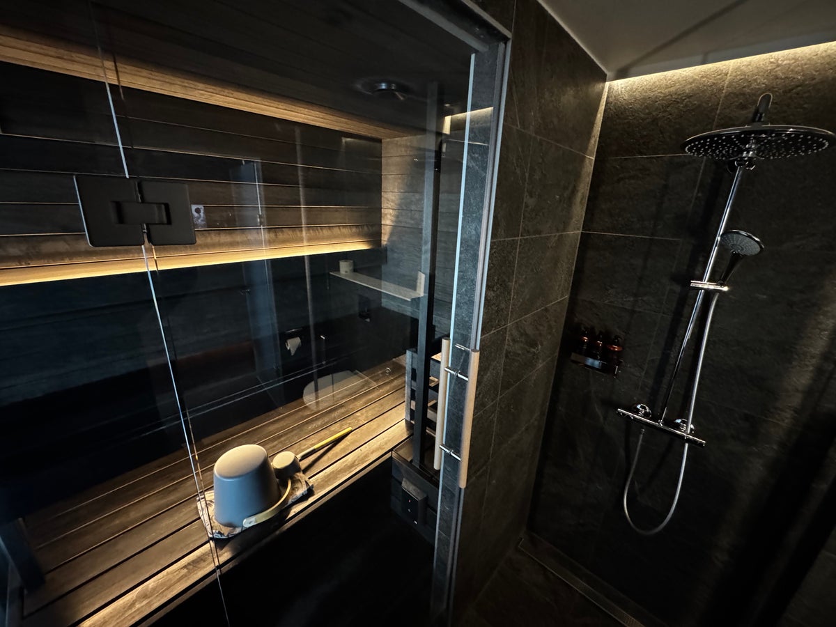 Lapland Hotels Arena Tampere bathroom sauna shower