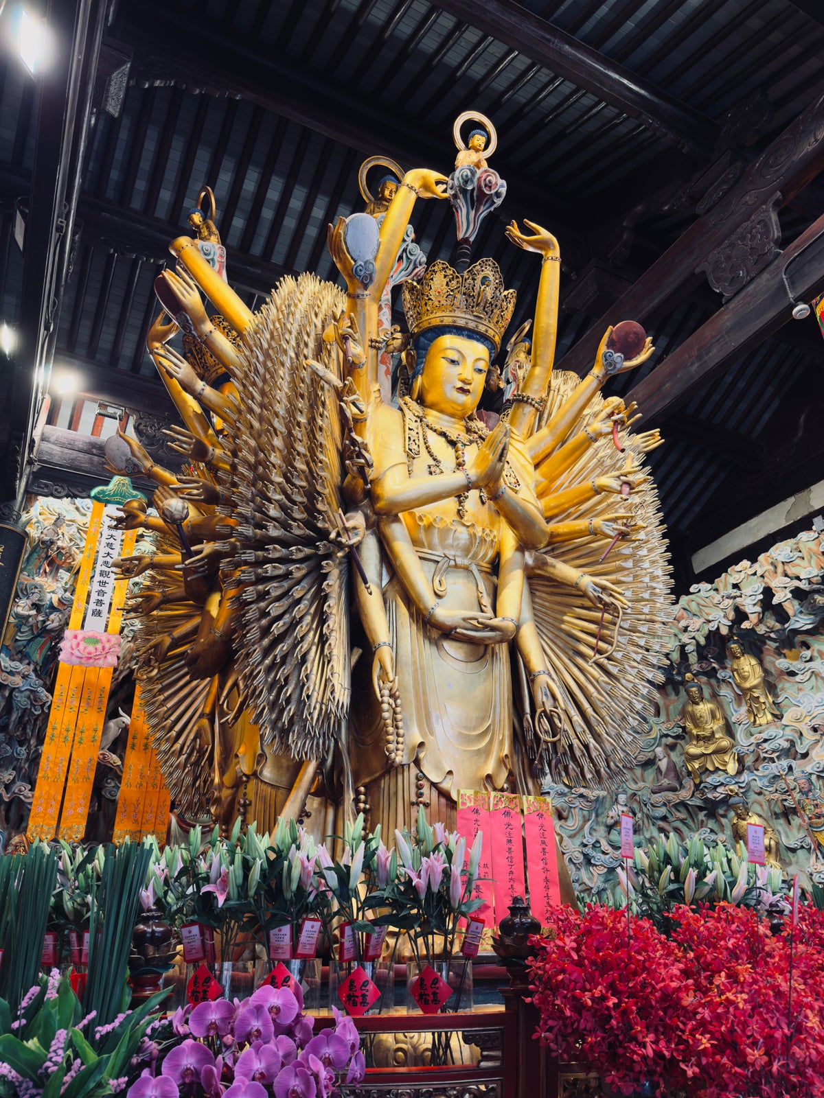 Longhua Temple tall Buddha