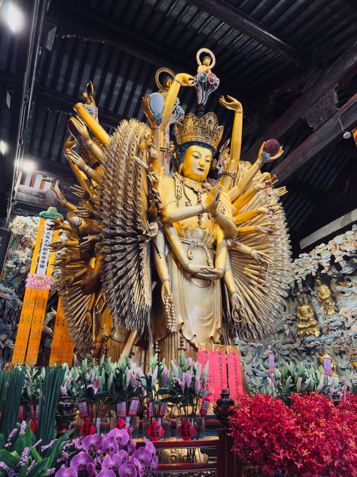 Longhua Temple tall Buddha