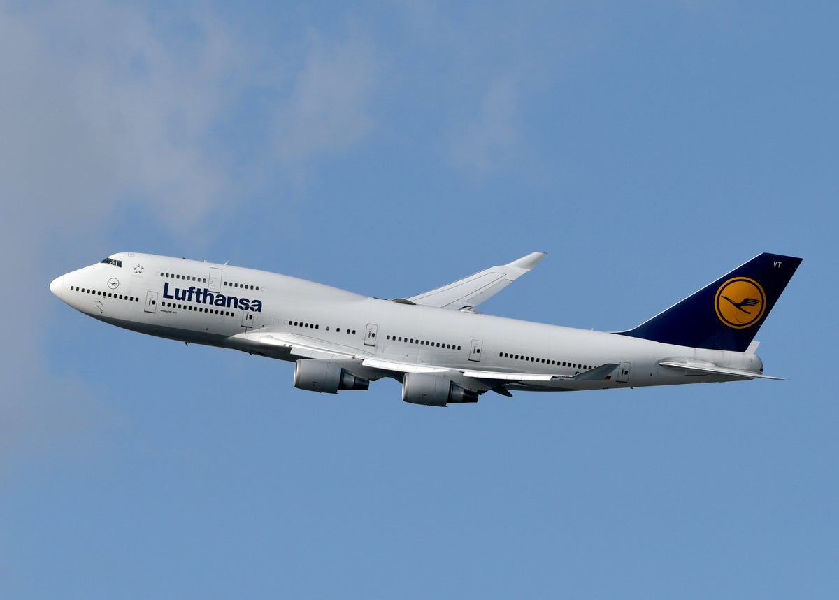 Lufthansa 747 400 Takeoff