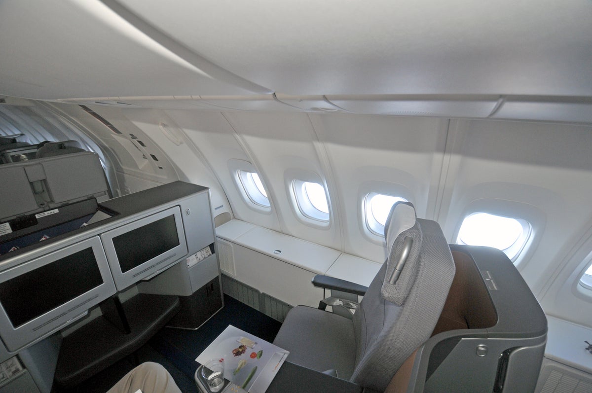 Lufthansa 747 8 Business Class Upper Deck