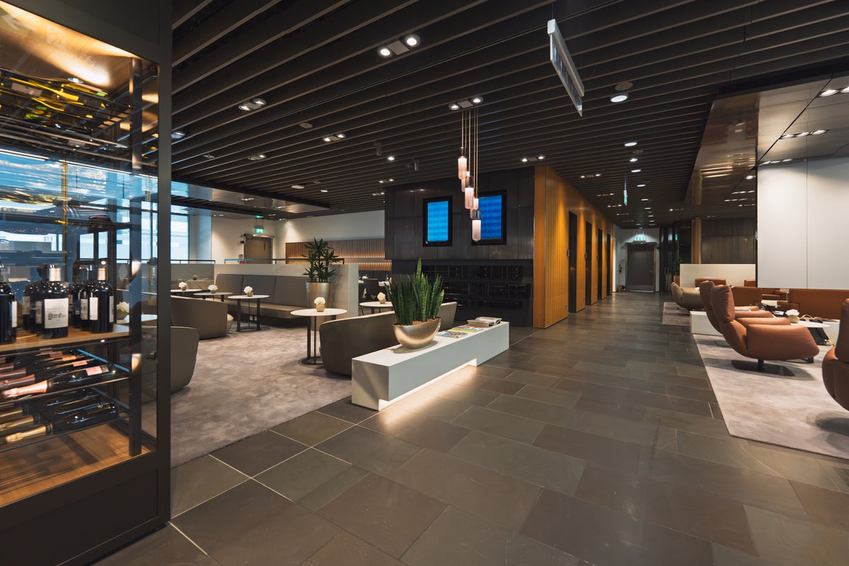 Lufthansa reopened first class lounge Munich 2025