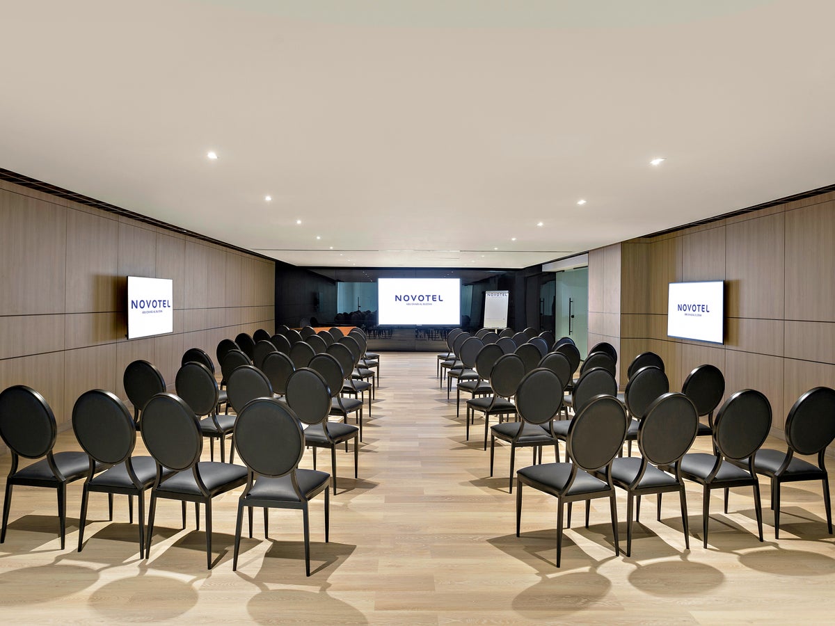 Novotel Abu Dhabi Al Bustan meeting room