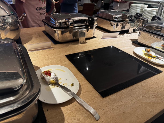 Oneworld Lounge LAX hot plates