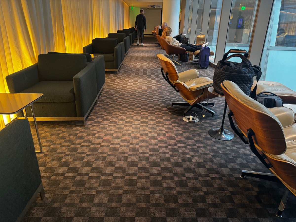 Oneworld Lounge LAX recliner chairs