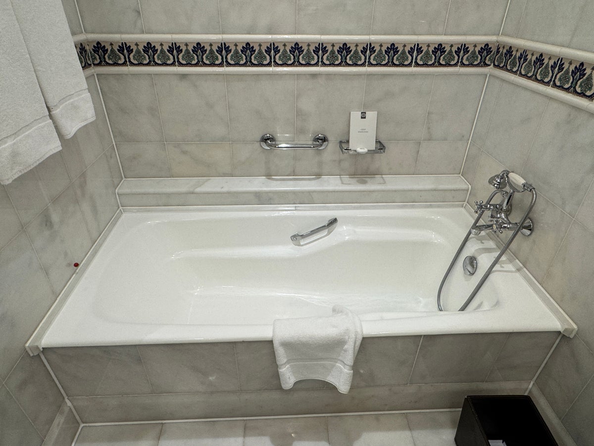 Ritz Carlton Istanbul bathroom tub