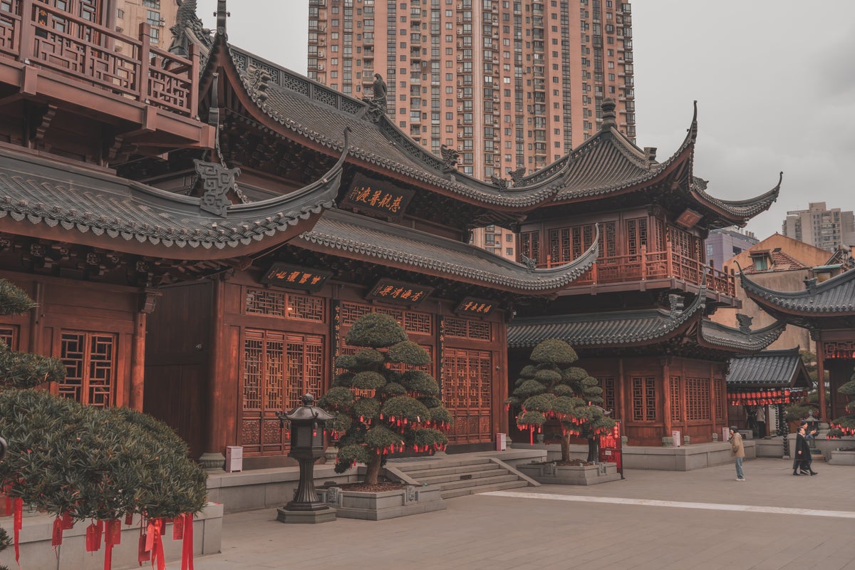 Shanghai Longhua Temple exterior
