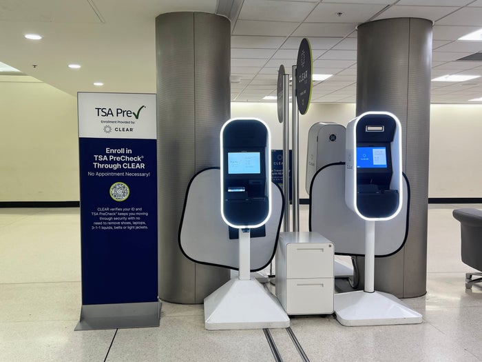 Sign Up for CLEAR+ in United’s App and Access a United Club Benefit