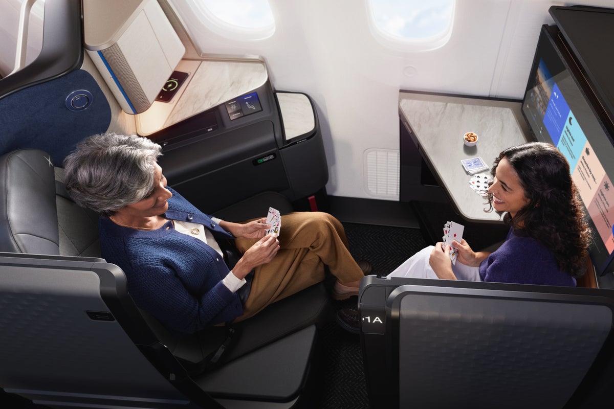 United Polaris Studio Dining