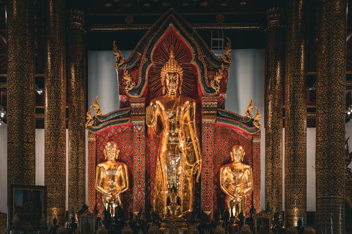 Wat Chedi Luang Buddhas