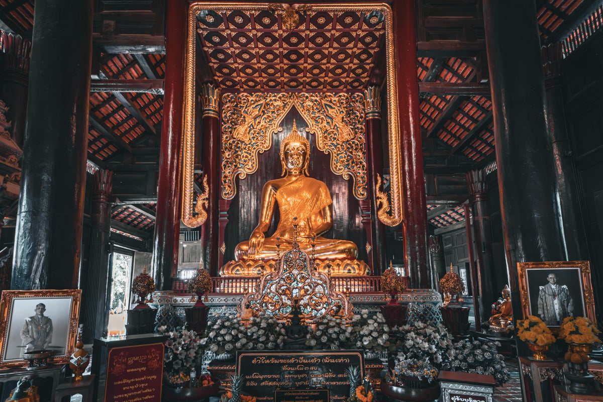 Wat Phantao Buddha statue inside