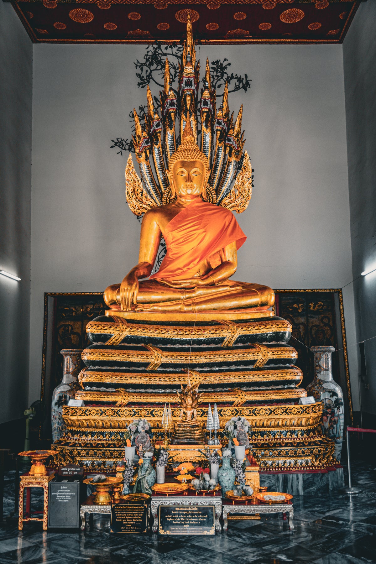 Wat Pho Buddha statues