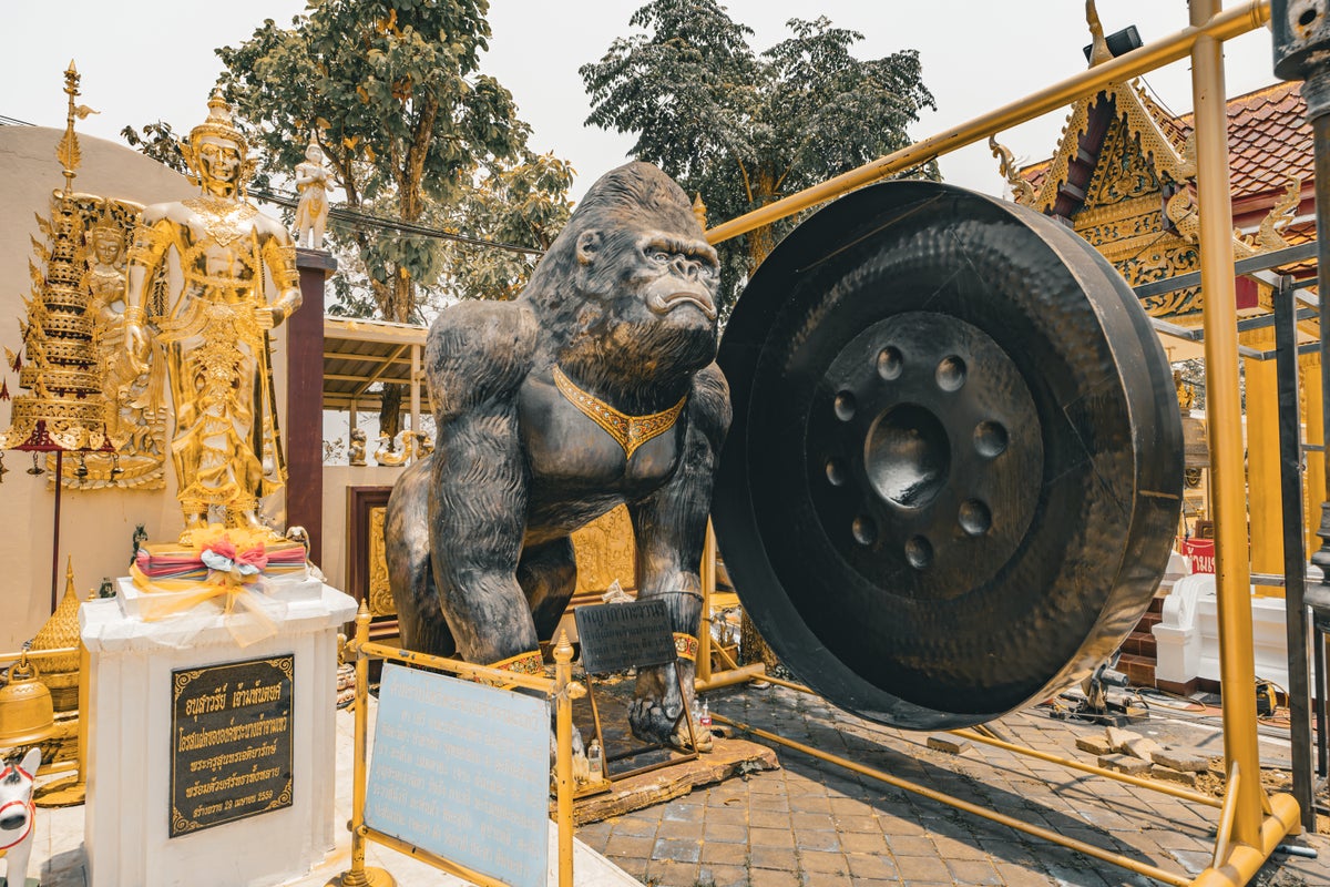 Wat Phrathat Doi Kham gorilla statue