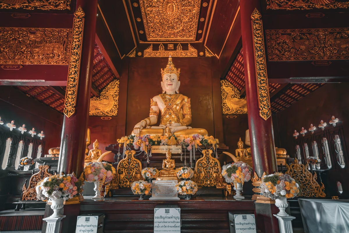 Wat Rajamontean Buddha statue interior