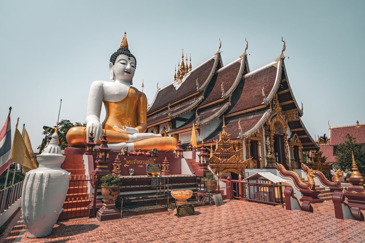 Wat Rajamontean exterior