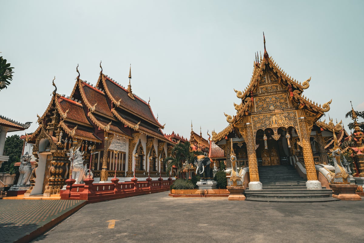 Wat Saen Muang Ma Luang 2 temples
