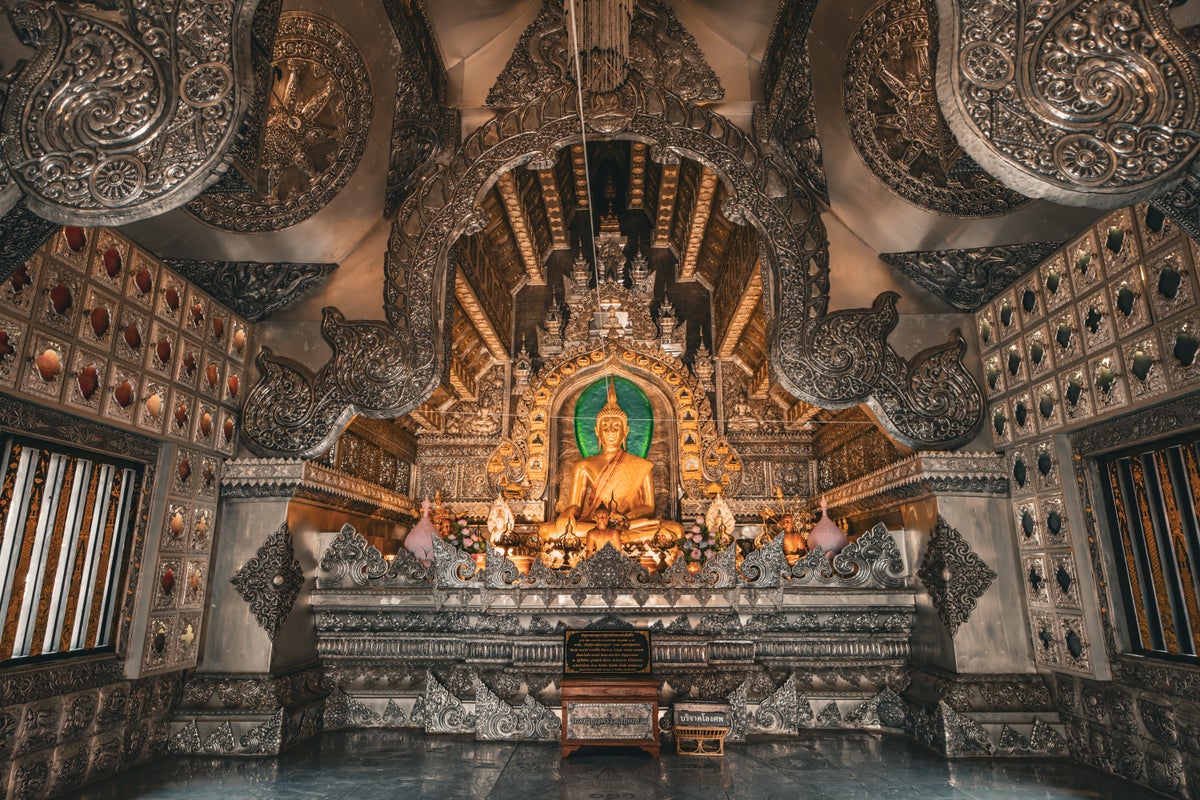 Wat Sri Suphan inside