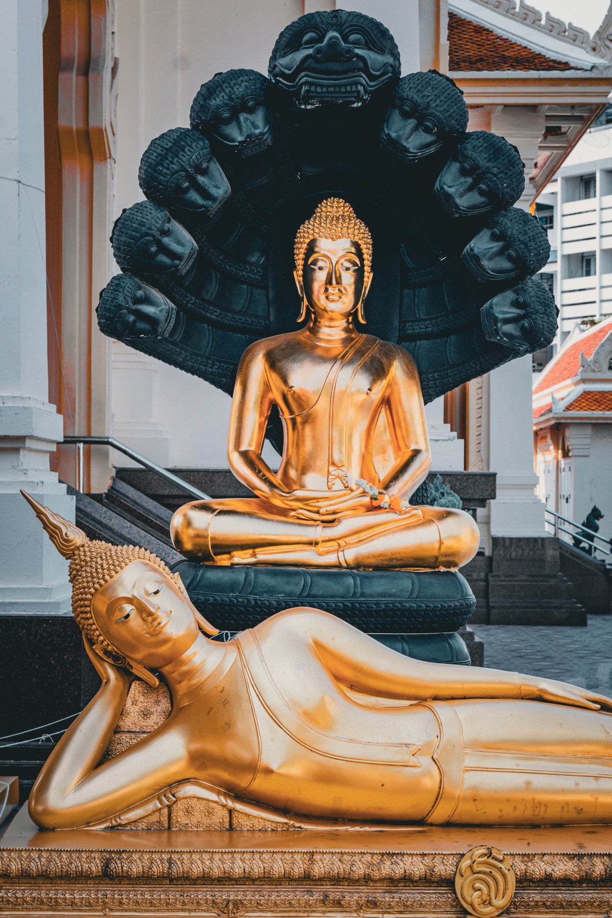 Wat Traimit Buddha statues