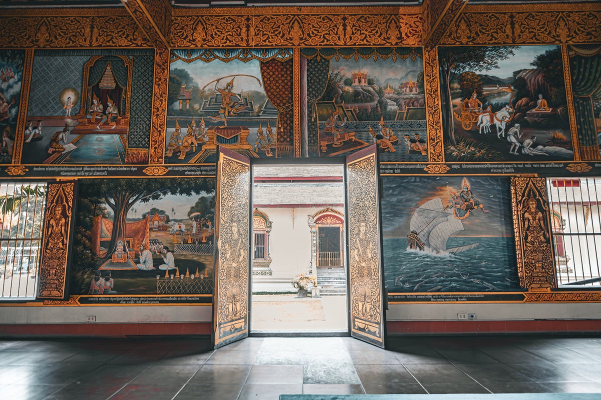 Wat Chiang Man art works