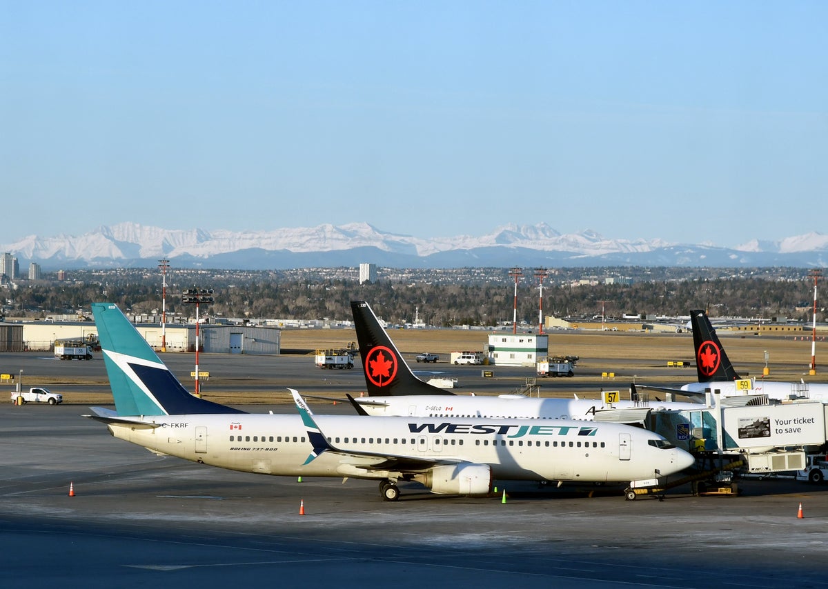 WestJet 737 800 Air Canada Calgary