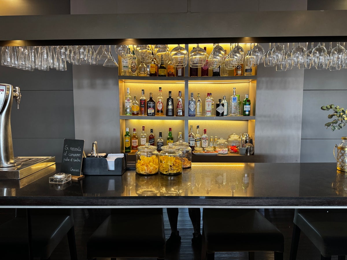 AC Hotel Murcia bar
