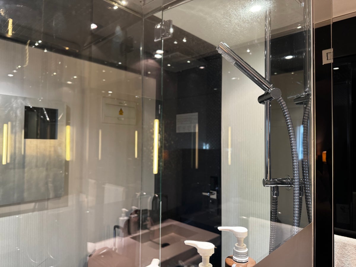 AC Hotel Murcia bathroom shower head