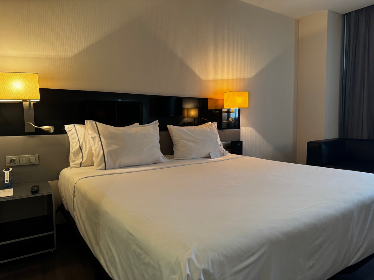 AC Hotel Murcia bedroom low angle