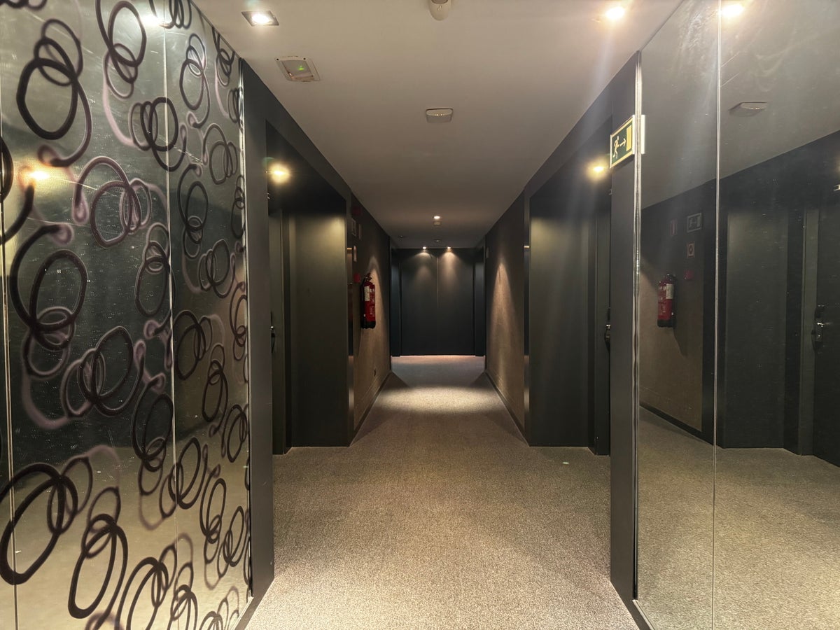 AC Hotel Murcia hallway dark section