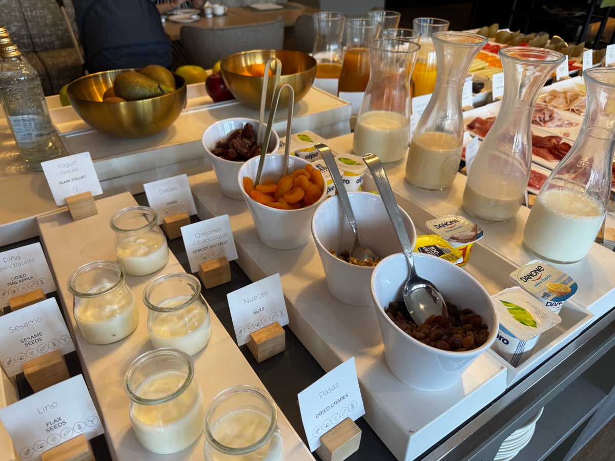 AC Hotel Murcia restaurant buffet dairy