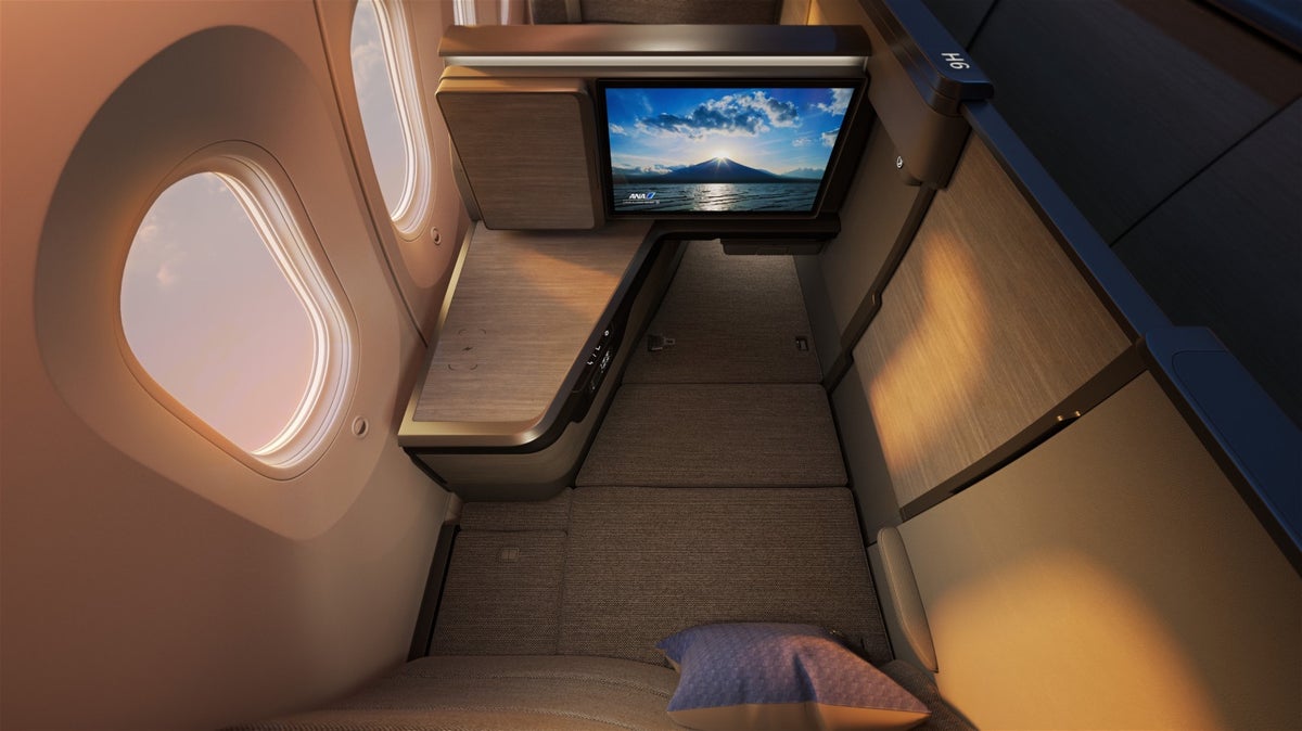 ANA The Room FX 787 busniness class window seat bed