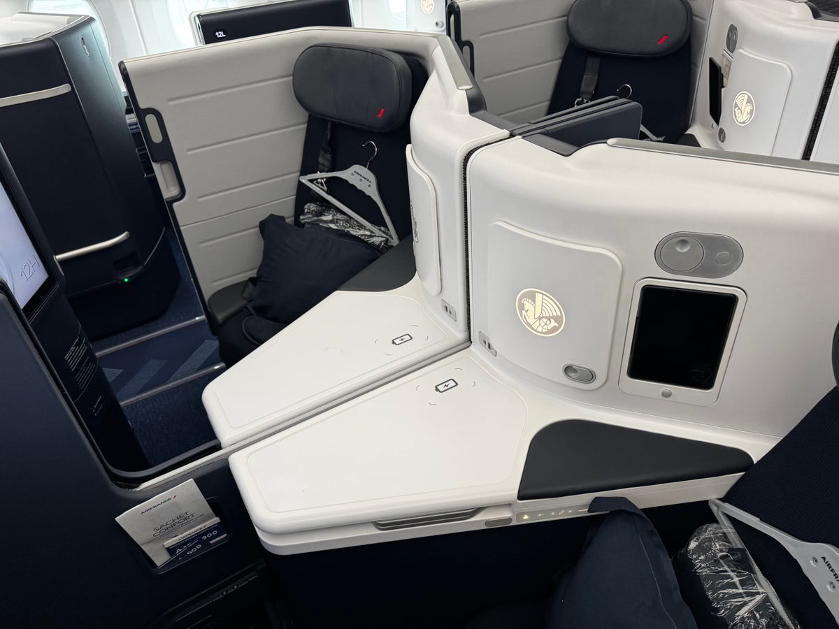 Air France A350 900 business center seats no divider