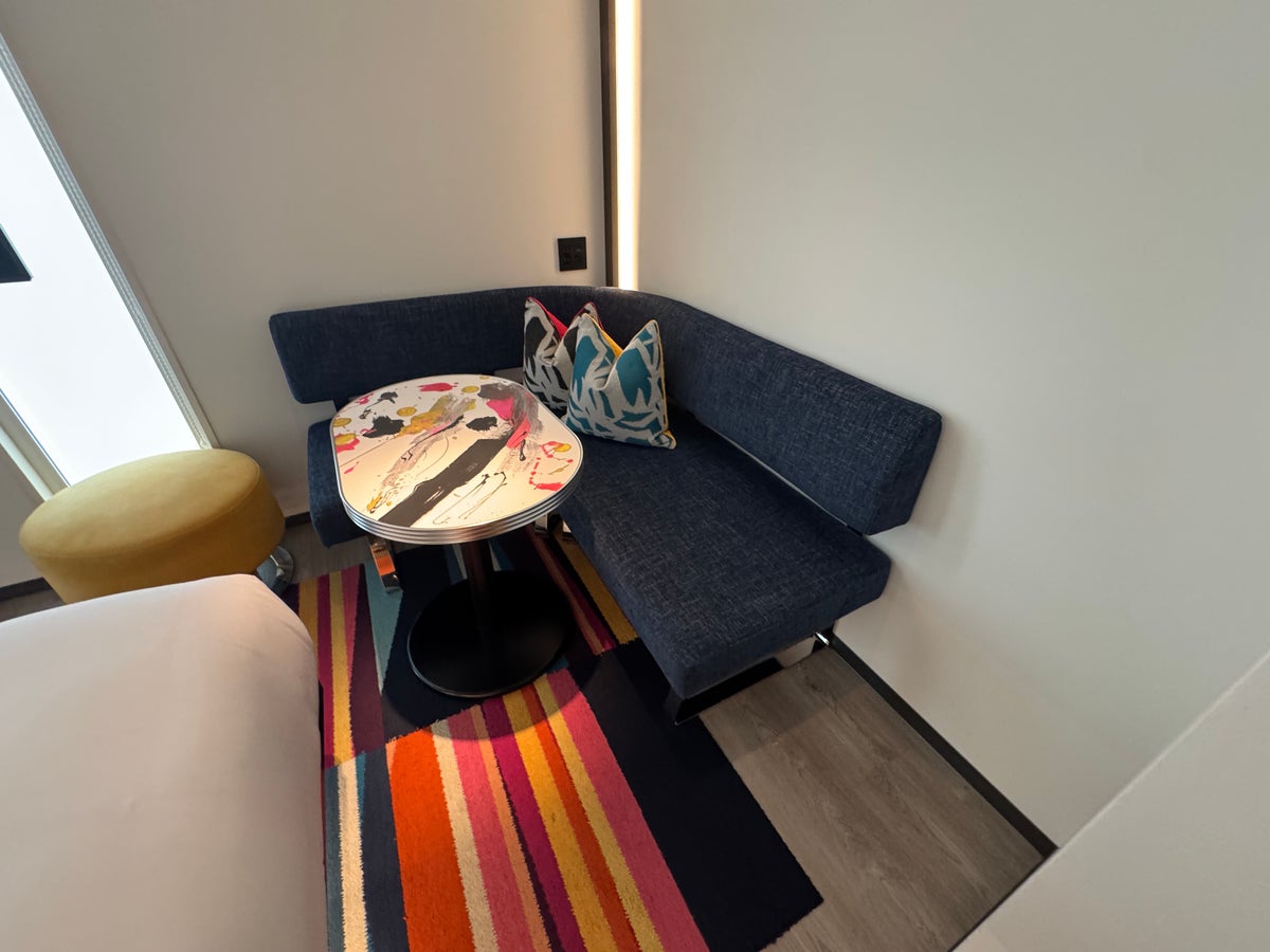 Aloft Tokyo Ginza Corner Bench room