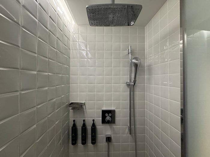 Aloft Tokyo Ginza Shower interior Aloft Tokyo Ginza Shower interior