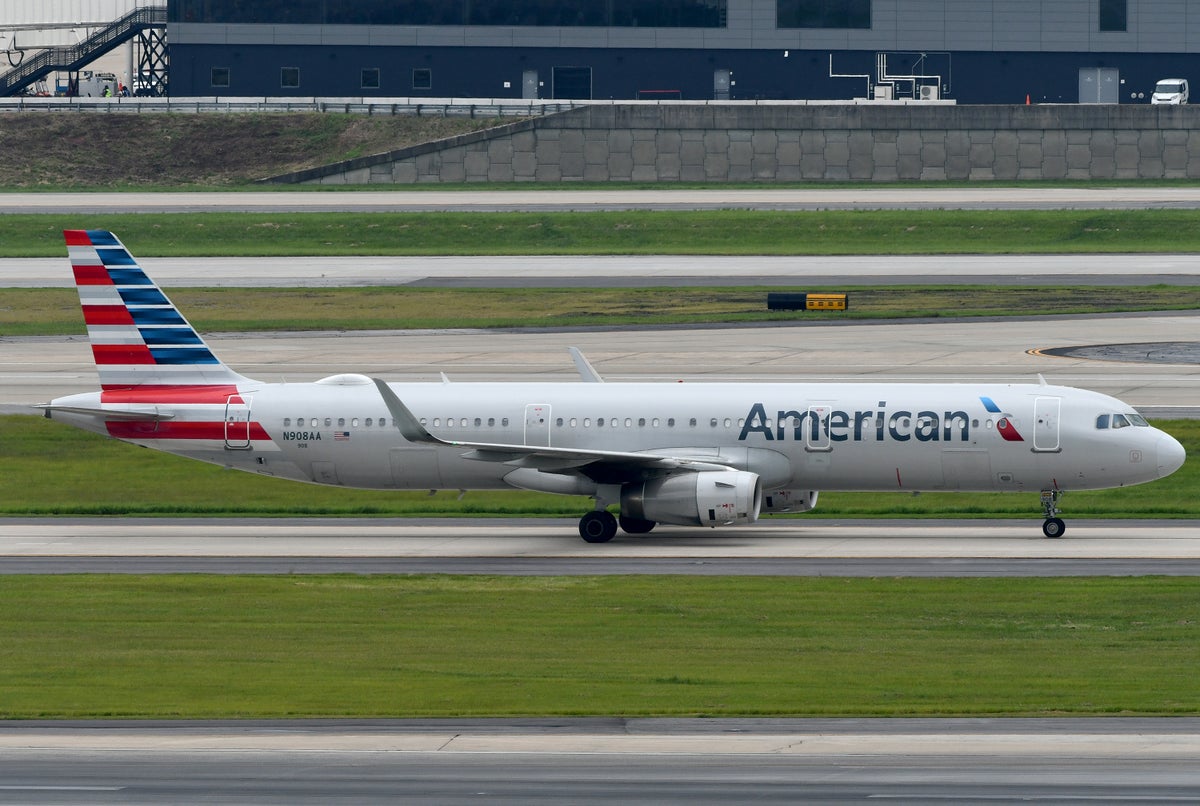 American Airlines A321 Taxiing ATL