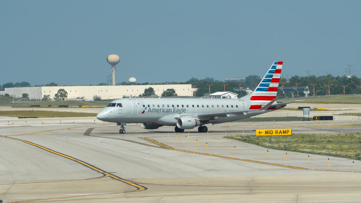 American Airlines ERJ 175 ORD