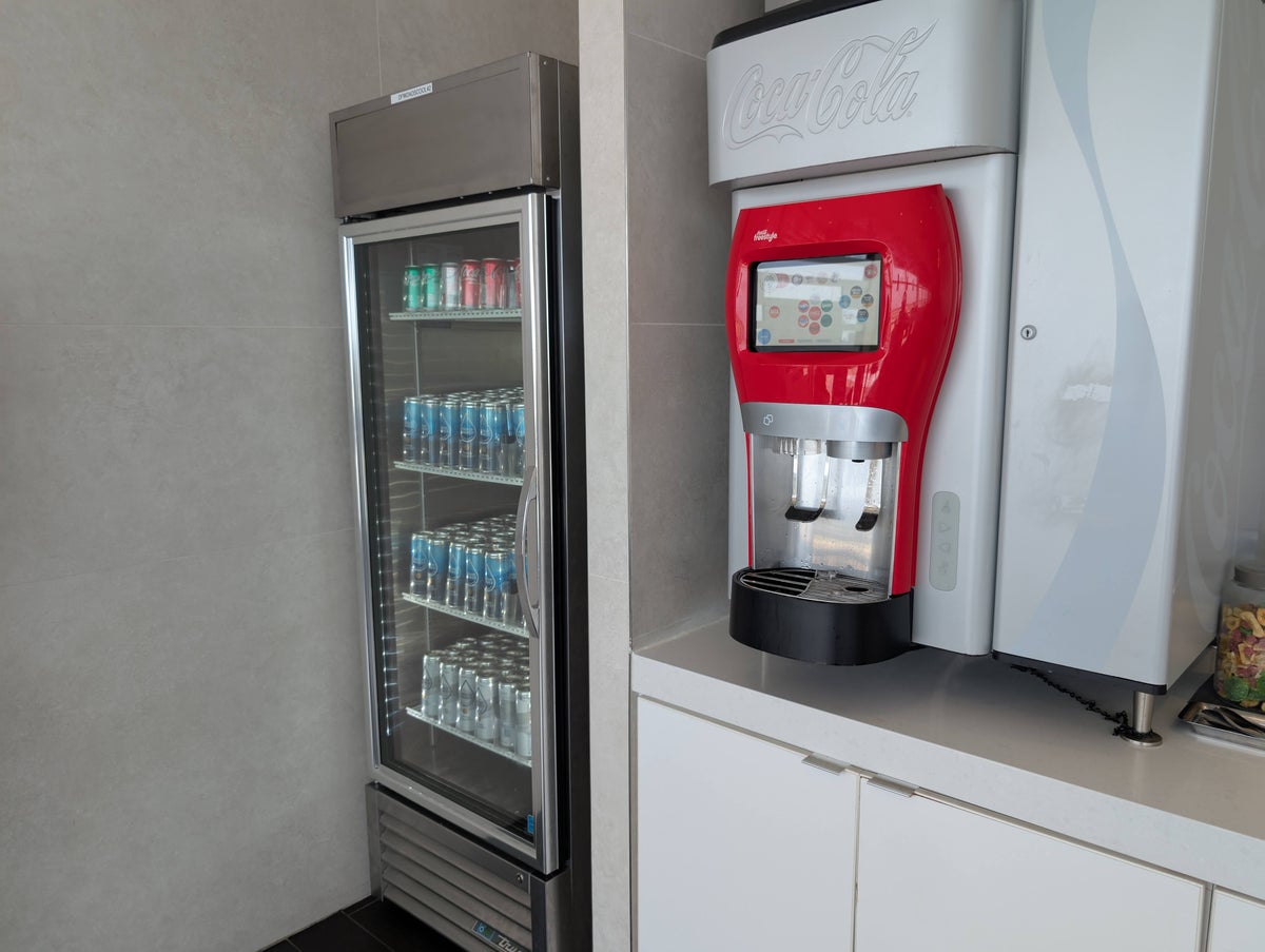 American Airlines Flagship Lounge DFW beverages soda