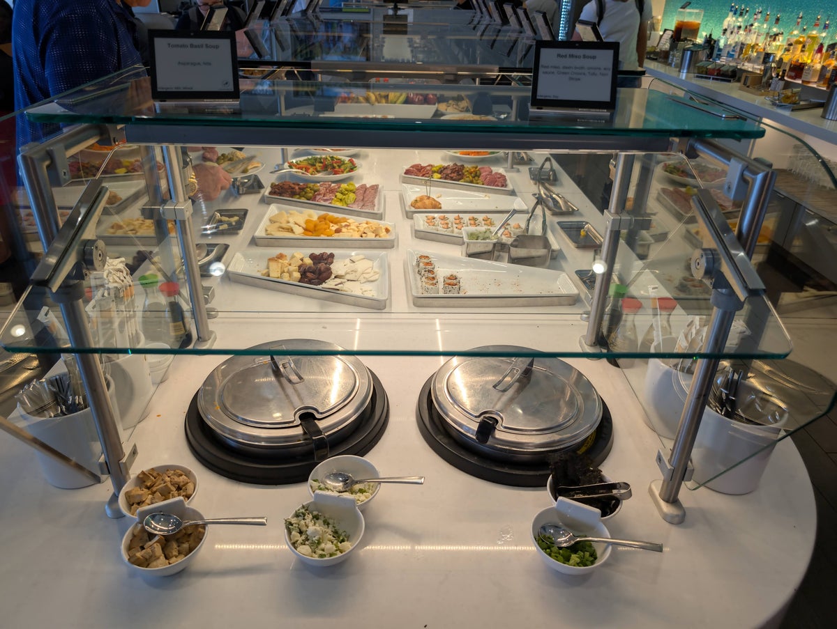 American Airlines Flagship Lounge DFW buffet view