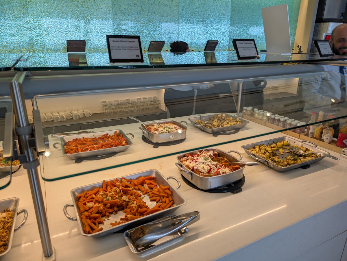 American Airlines Flagship Lounge DFW hot buffet