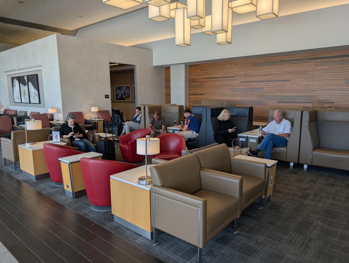 American Airlines Flagship Lounge DFW quiet seating