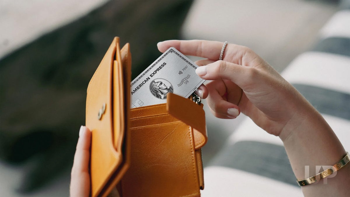 The 10 Best Credit Cards for Trip Delay Insurance and Coverage [2025]