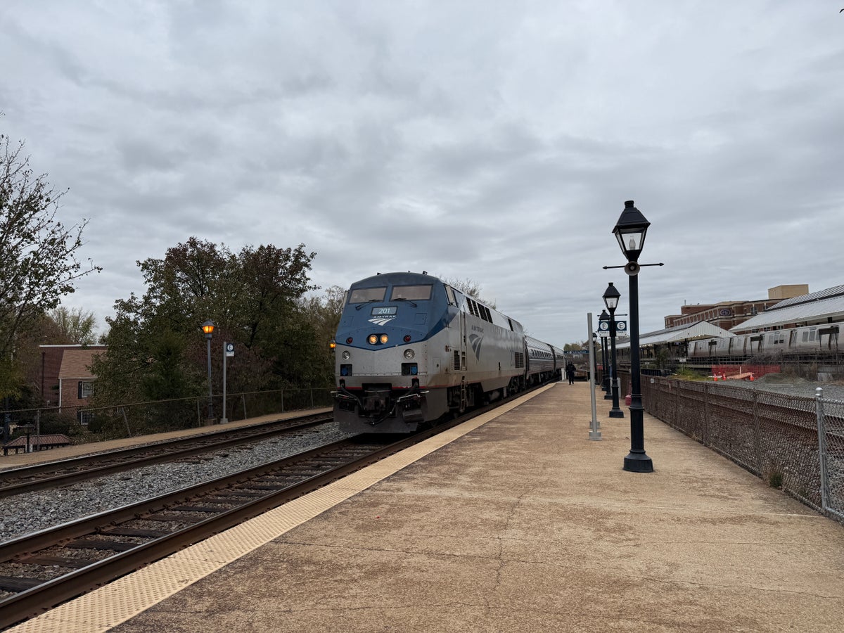 How To Get Between Washington, D.C., and New York: Flying, Driving, or Taking the Train 