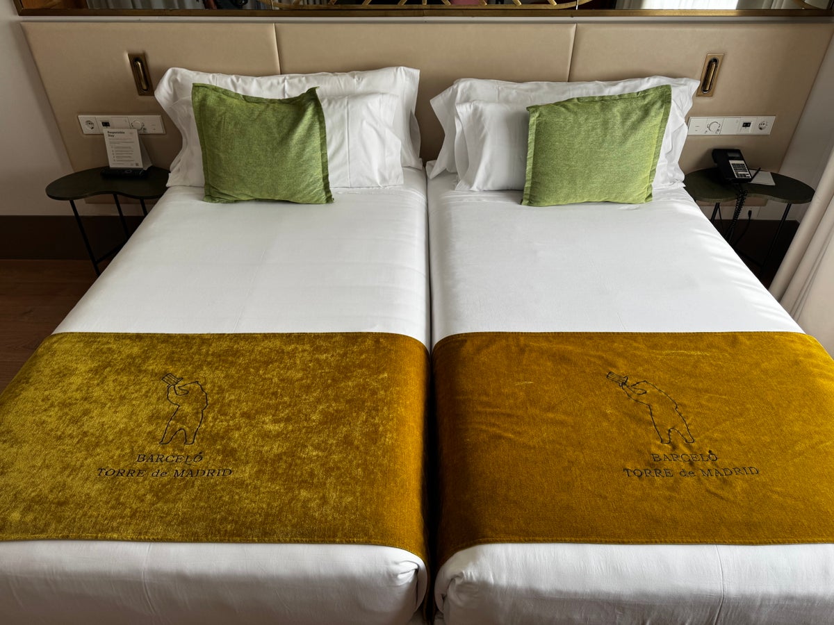 Barcelo Torre de Madrid bed