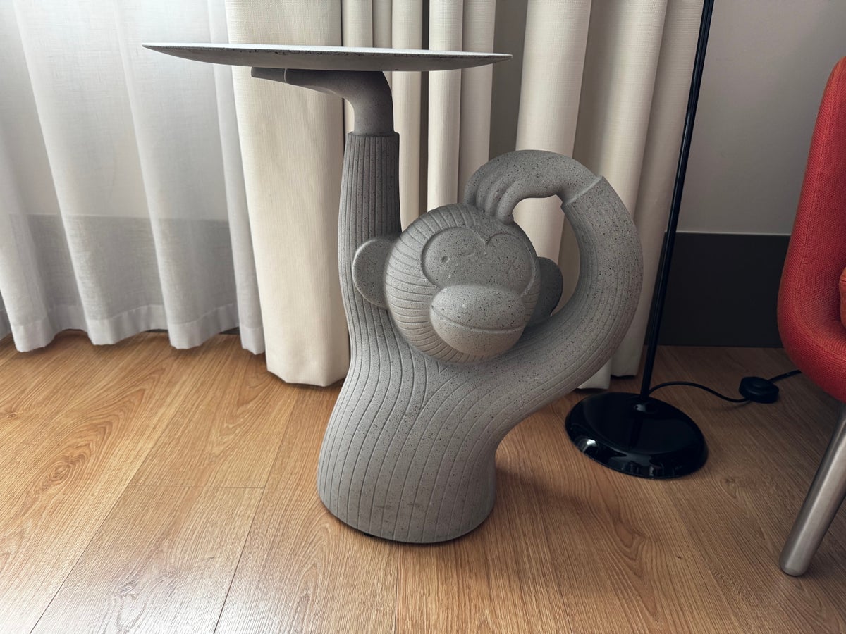 Barcelo Torre de Madrid bedroom monkey table