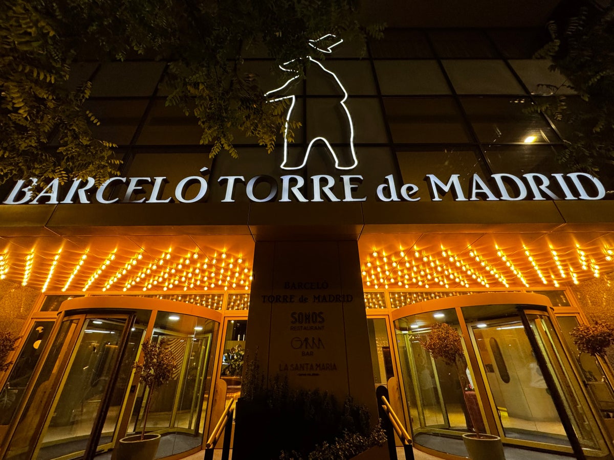 Barcelo Torre de Madrid entrance