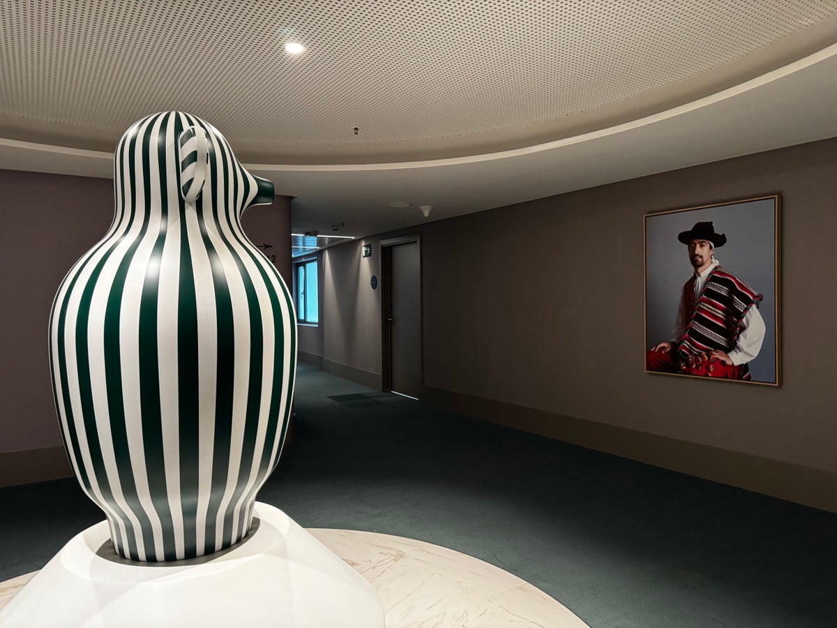 Barcelo Torre de Madrid hallway art
