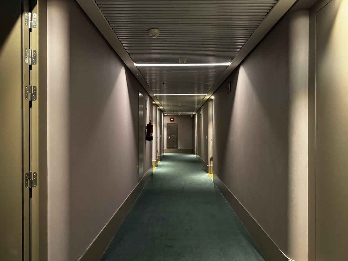Barcelo Torre de Madrid hallway